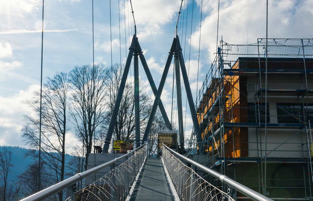 Aufnahme vom Start der BLACKFORESTLINE Brücke in Todtnau