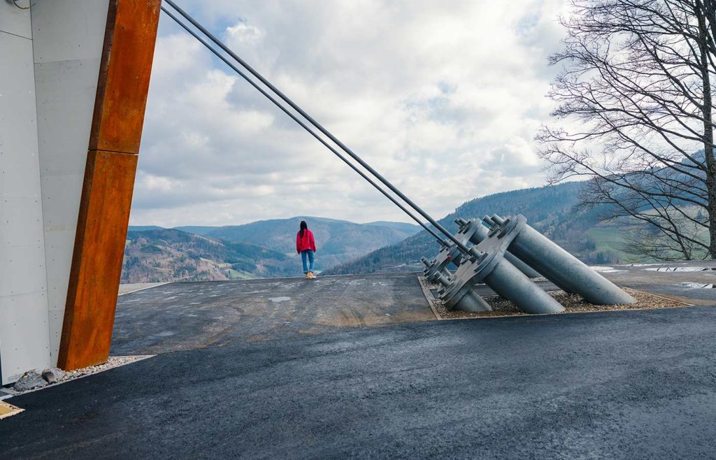 Aufnahme des Besucherzentrums der BLACKFORESTLINE Hängebrücke
