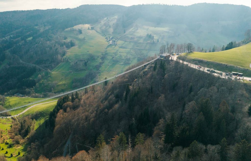 Aufnahme mit Blick Todtnau von der BLACKFORESTLINE Brücke